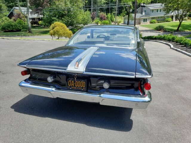 Plymouth Fury 1961 image number 20