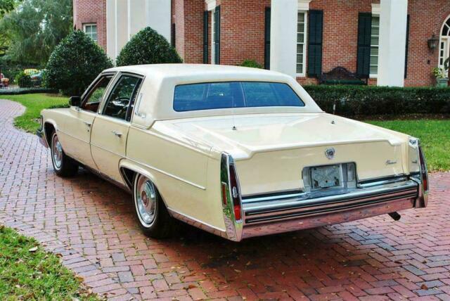 Cadillac Fleetwood 1979 image number 1