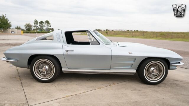 Chevrolet Corvette 1964 image number 16