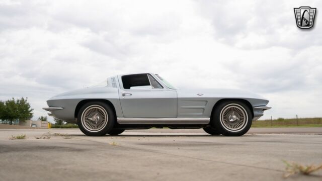 Chevrolet Corvette 1964 image number 38