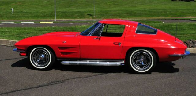 Chevrolet Corvette 1963 image number 0