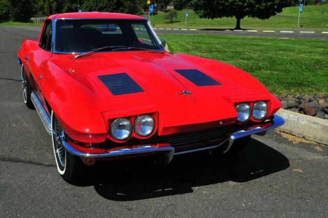 Chevrolet Corvette 1963 image number 28