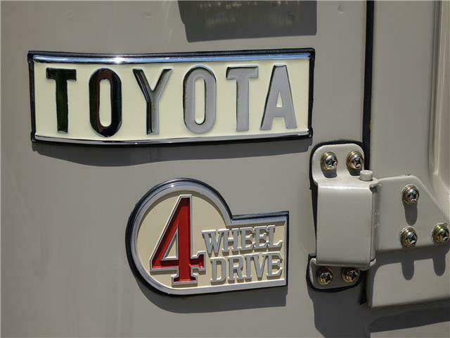 Toyota Land Cruiser 1971 image number 9