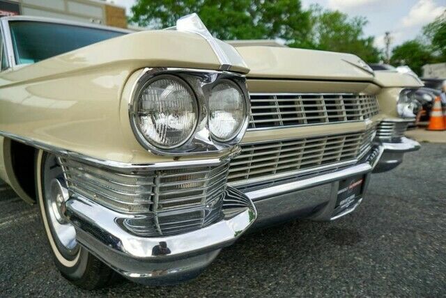 Cadillac DeVille 1964 image number 43