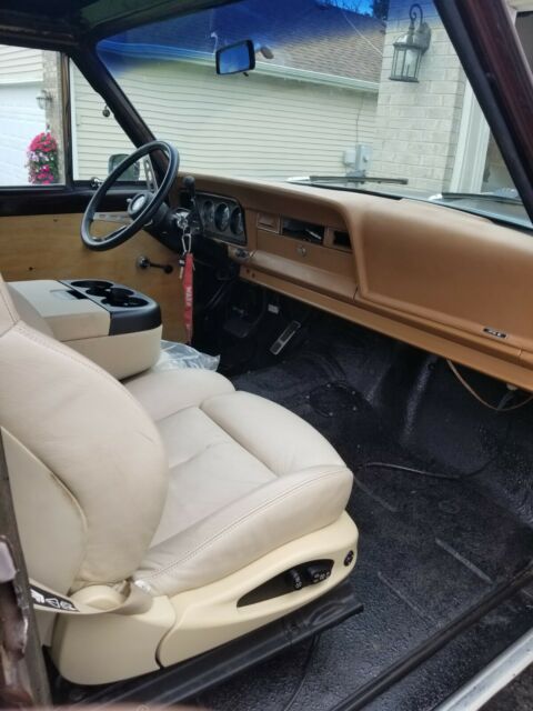 Jeep Wagoneer 1977 image number 13