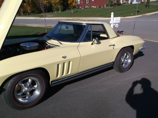 Chevrolet Corvette 1965 image number 0