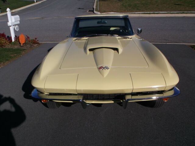 Chevrolet Corvette 1965 image number 1