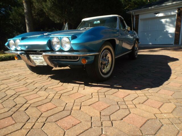 Chevrolet Corvette 1965 image number 20