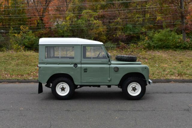 Land Rover 88 Series IIA 1971 image number 29