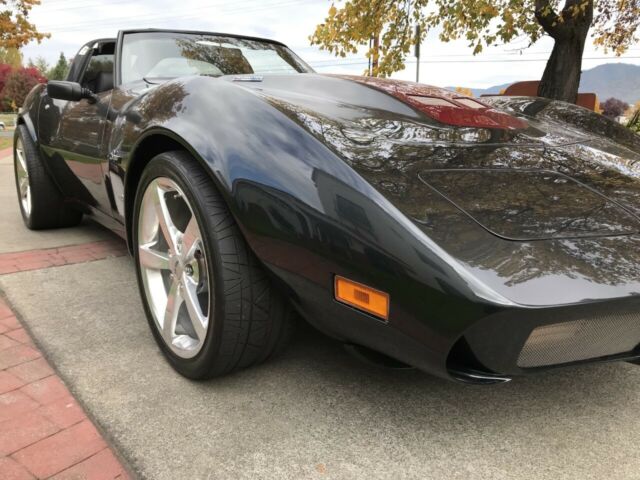 Chevrolet Corvette 1976 image number 20