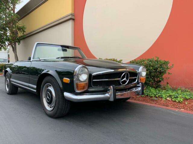 Mercedes-Benz SL-Class 1968 image number 17