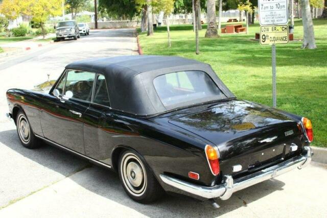 Rolls-Royce Corniche 1971 image number 26