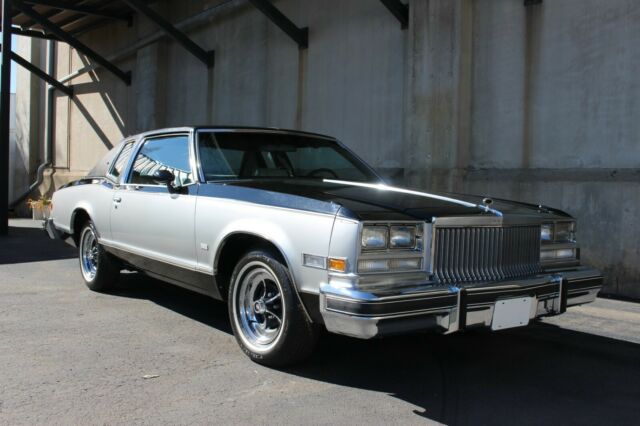 Buick Riviera 1978 image number 1