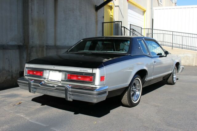 Buick Riviera 1978 image number 2