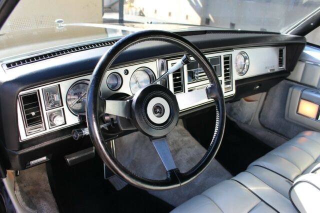 Buick Riviera 1978 image number 28