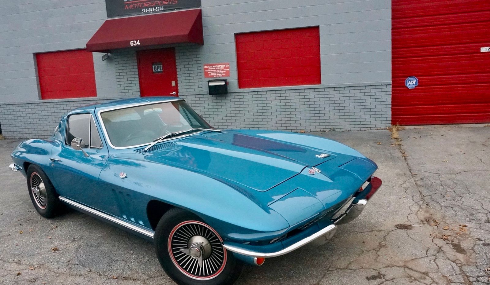 Chevrolet Corvette 1966 image number 18