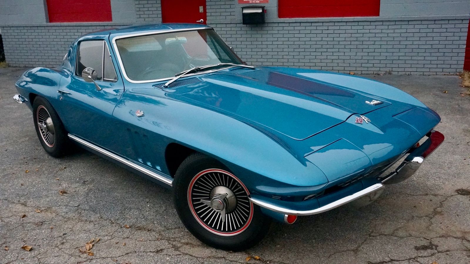 Chevrolet Corvette 1966 image number 19