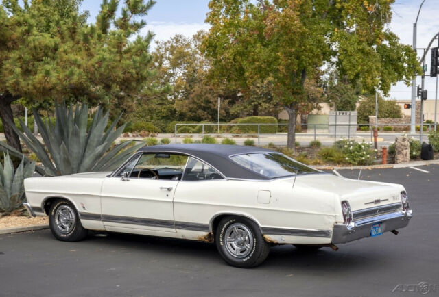 Ford Galaxie 1967 image number 2