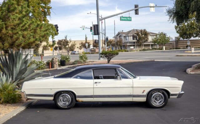 Ford Galaxie 1967 image number 29