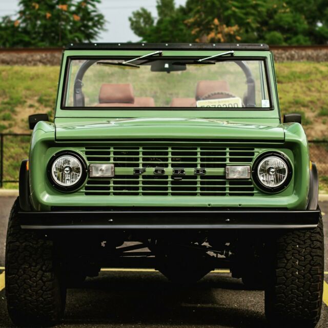 Ford Bronco 1977 image number 0