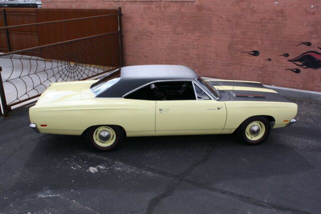 Plymouth Road Runner 1969 image number 10