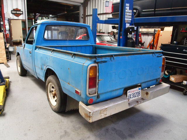 Toyota Pickup 1976 image number 3