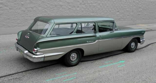 Chevrolet Impala 1958 image number 2