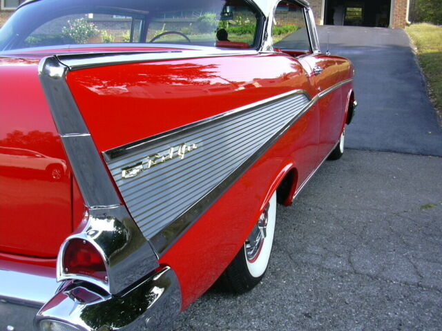 Chevrolet Bel Air/150/210 1957 image number 29