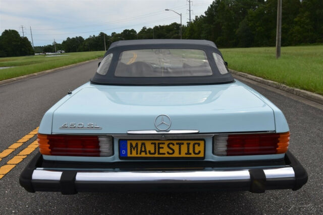 Mercedes-Benz SL-Class 1979 image number 11