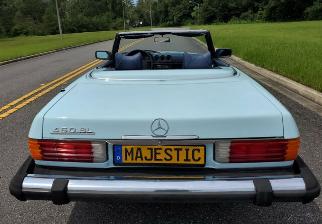 Mercedes-Benz SL-Class 1979 image number 18