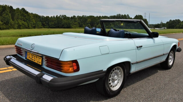 Mercedes-Benz SL-Class 1979 image number 19