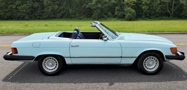 Mercedes-Benz SL-Class 1979 image number 20