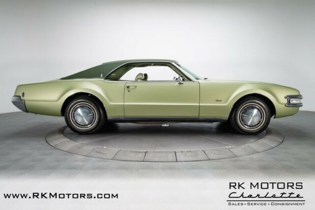 Oldsmobile Toronado 1969 image number 11