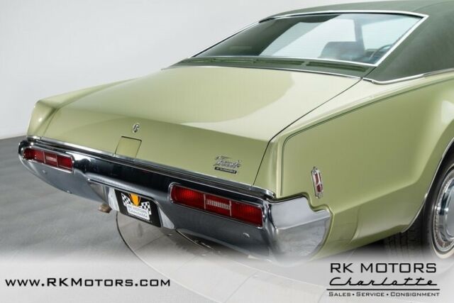 Oldsmobile Toronado 1969 image number 45