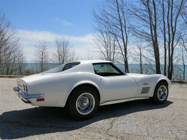 Chevrolet Corvette 1972 image number 12