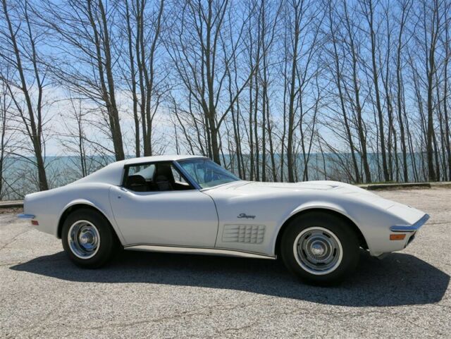 Chevrolet Corvette 1972 image number 15