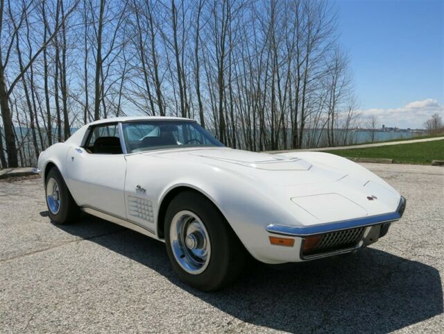 Chevrolet Corvette 1972 image number 16