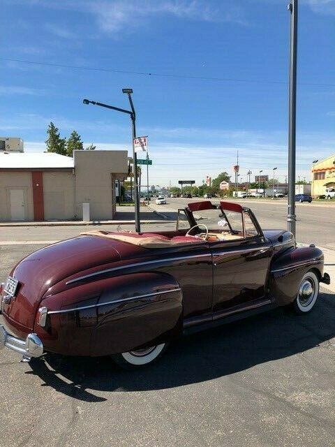 Ford Super Deluxe Convertible 1941 image number 2