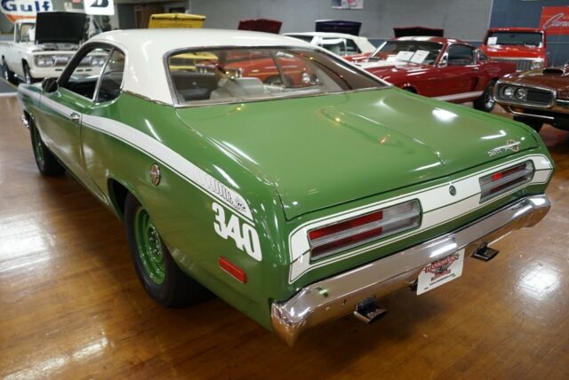 Plymouth Duster 1972 image number 15