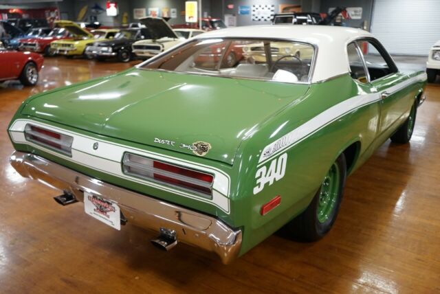 Plymouth Duster 1972 image number 17