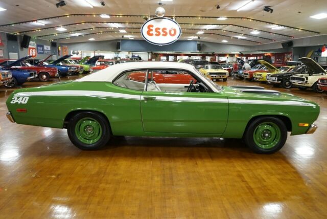 Plymouth Duster 1972 image number 18