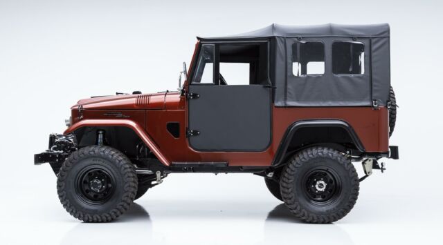 Toyota FJ Cruiser 1963 image number 14