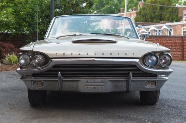 Ford Thunderbird 1964 image number 17