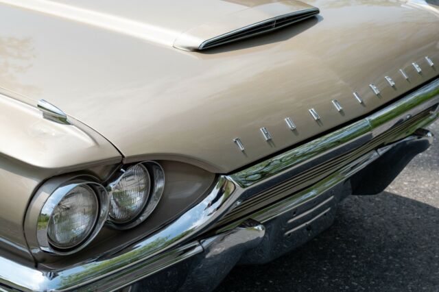 Ford Thunderbird 1964 image number 2