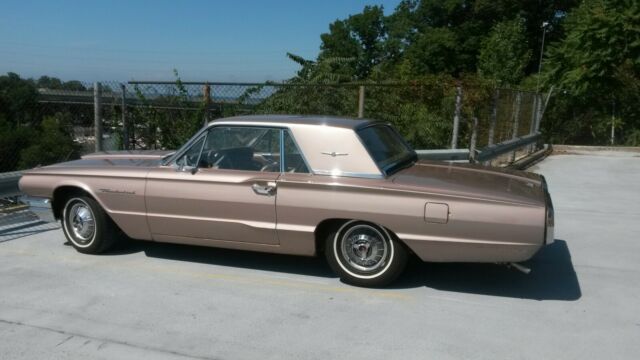 Ford Thunderbird 1964 image number 17