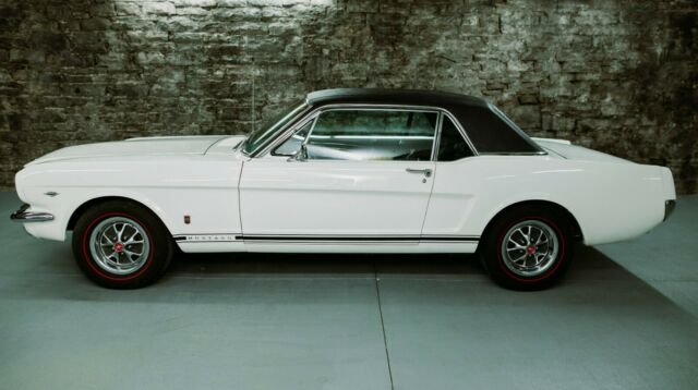 Ford Mustang 1966 image number 34