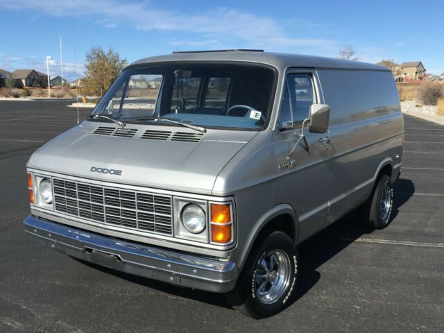 Dodge Ram Van 1979 image number 1