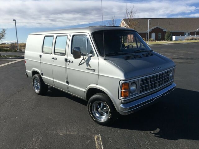 Dodge Ram Van 1979 image number 2