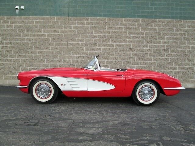 Chevrolet Corvette 1960 image number 30