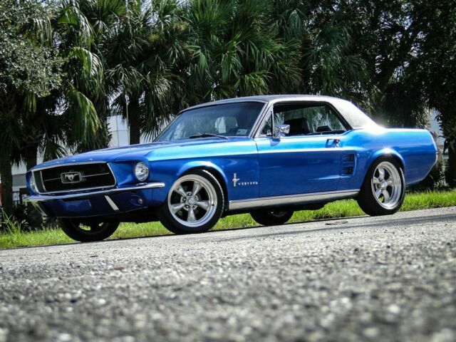 Ford Mustang 1967 image number 0